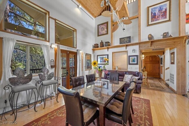 Foto del edificio - 310 Kris Kringle Rd