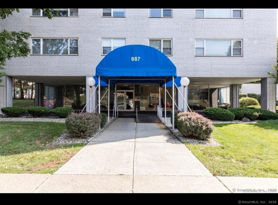 Primary Photo - 887 Farmington Ave
