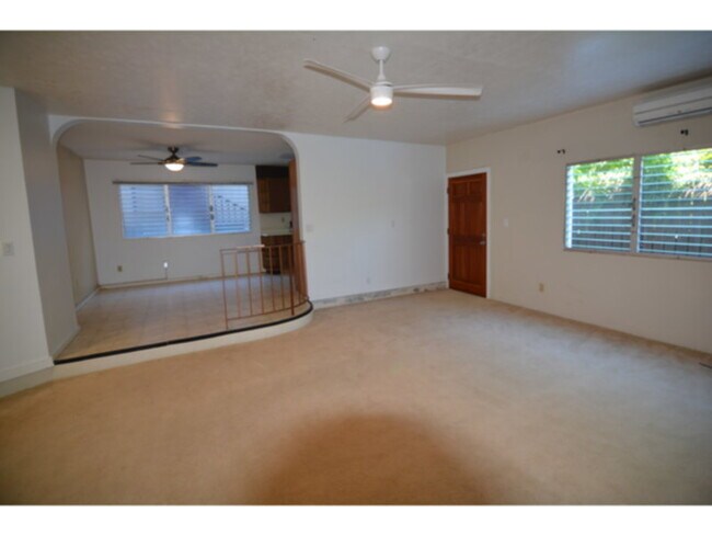 Foto del edificio - 2/1/2 Downstairs Apt B w/ Split Line A/C
