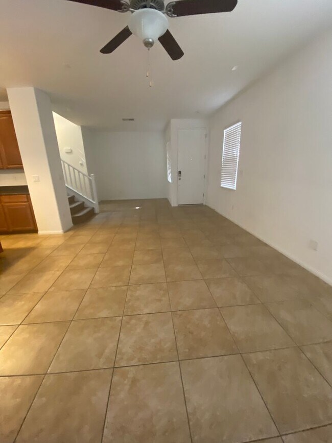 Building Photo - NW 3 bedroom