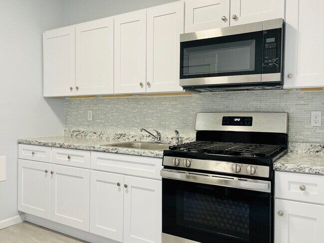 Kitchen - 93 Monticello Ave