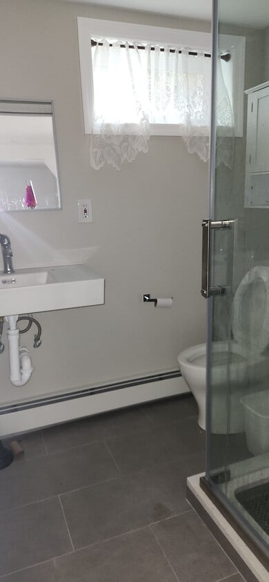 Building Photo - 1984 Front St