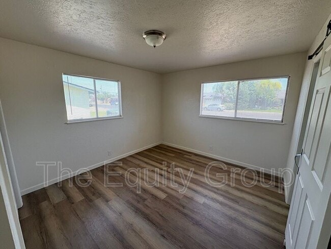 Foto del edificio - 428 W Wayside Dr