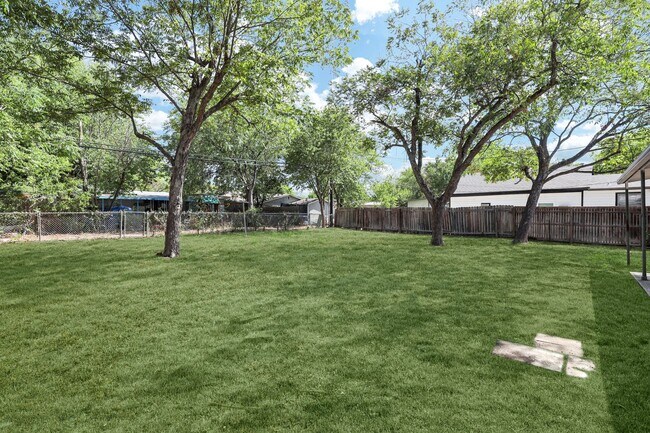 Foto del edificio - Coming soon!! Beautiful  3 bedroom 2 bath