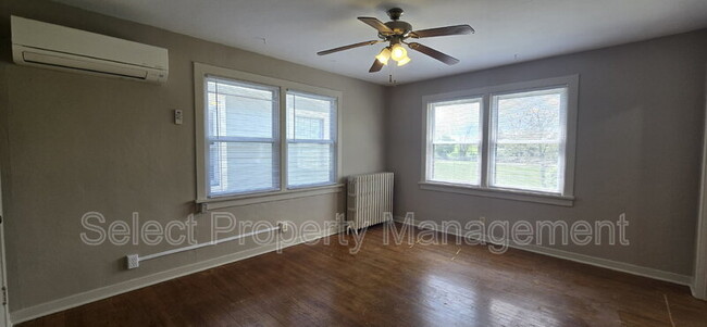 Building Photo - 1033 Edgewater Ave