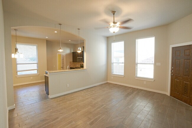 Building Photo - 7114 Faith Wy