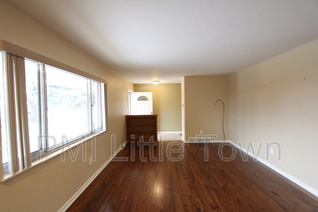 Foto del edificio - 2065 Eldridge St