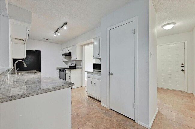 Building Photo - 3326 Clarksburg Dr