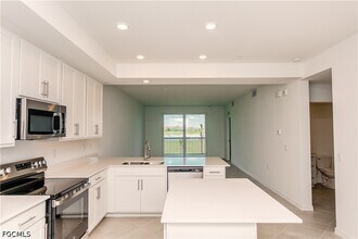 Building Photo - 15375 Grn Acrs Ave