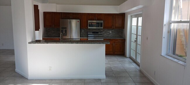 Building Photo - 4922 Gateway Gardens Dr