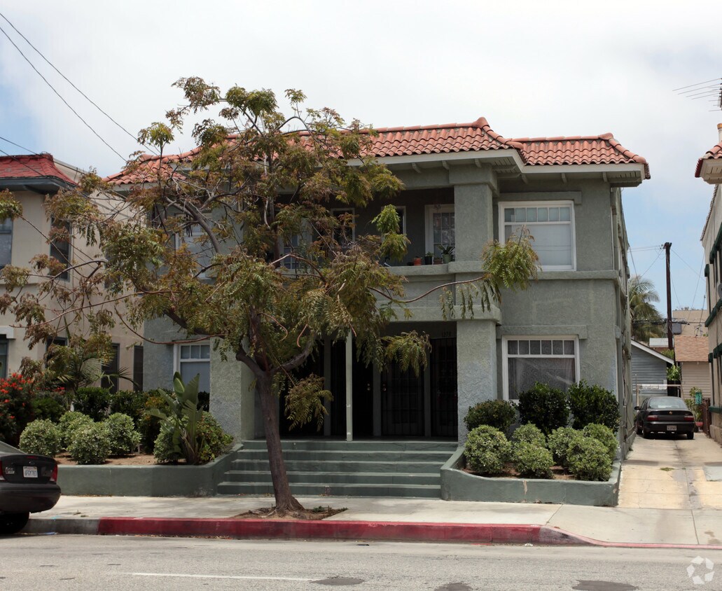 Primary Photo - 1267 E Broadway
