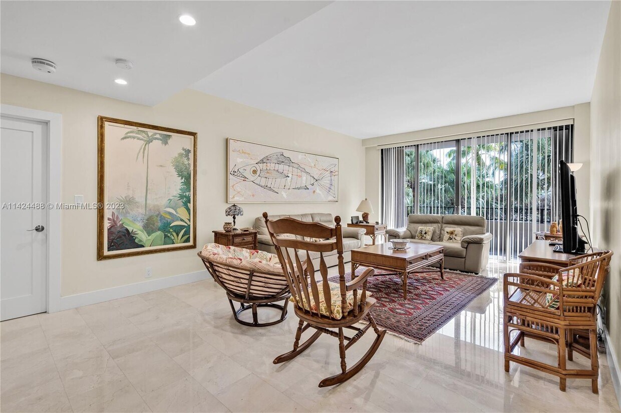 151 Crandon Blvd Unit 243, Key Biscayne, FL 33149 Condo for Rent in