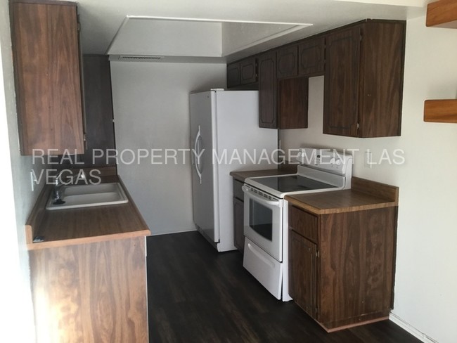 Building Photo - 681 Pepper Tree Cir