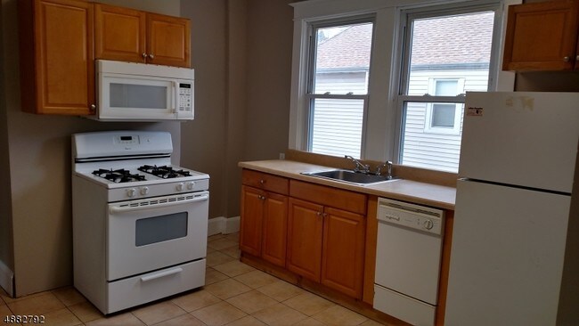 Foto del edificio - 76 Princeton Ave