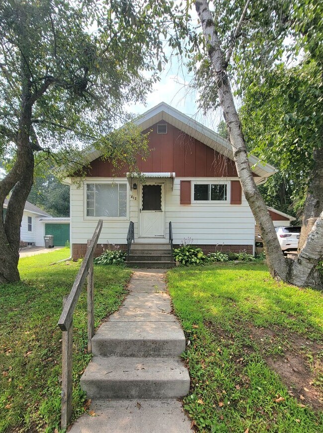 Foto del edificio - 412 Starr Ave