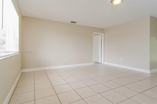Building Photo - 2921 N 74th Way