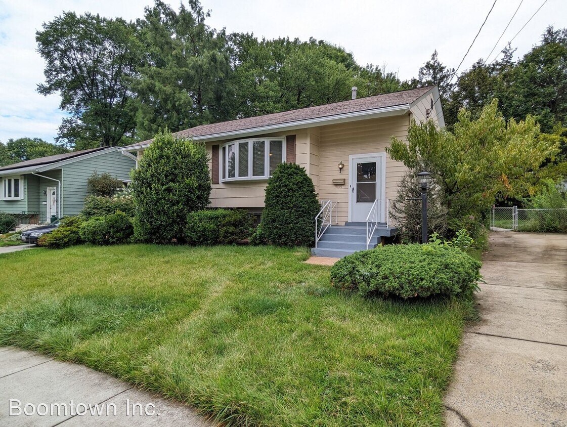 Primary Photo - 4 br, 2.5 bath House - 2621 Cory Terrace