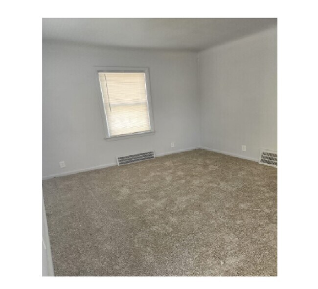 Foto del edificio - 19934 Rosemont Ave