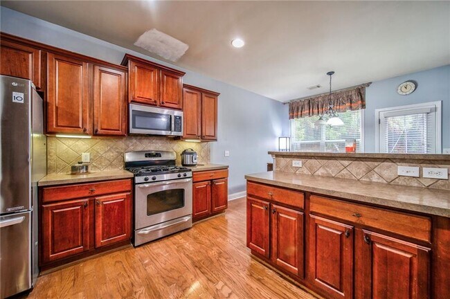 Foto del edificio - 5405 Falls Landing Dr