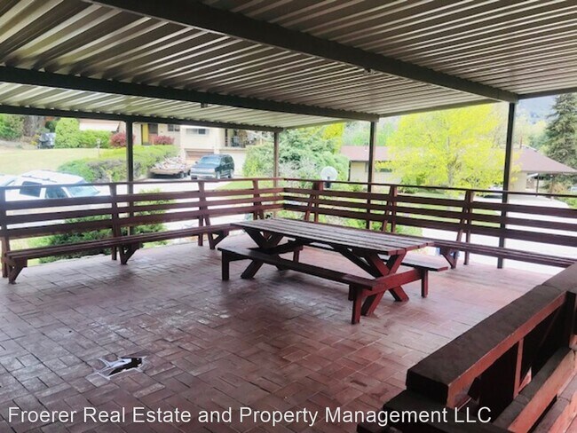 Building Photo - 5 br, 2 bath House - 345 E 1900 N
