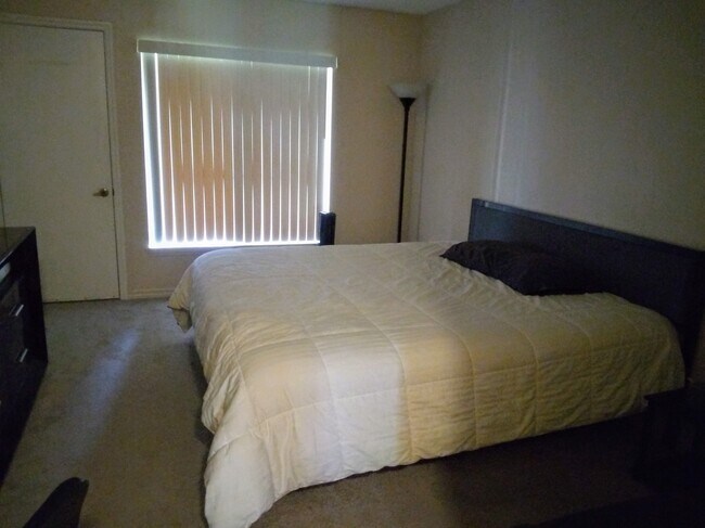 Foto del edificio - 1515 Huntington Ln