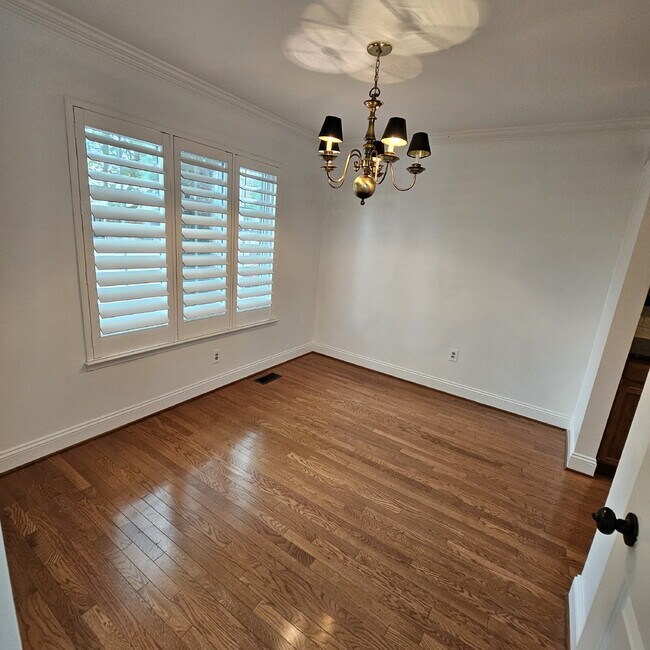 Foto del edificio - Bright 2-bedroom, 1.5-bathroom condo locat...