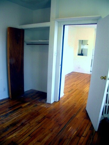 Building Photo - 631 E 11th St