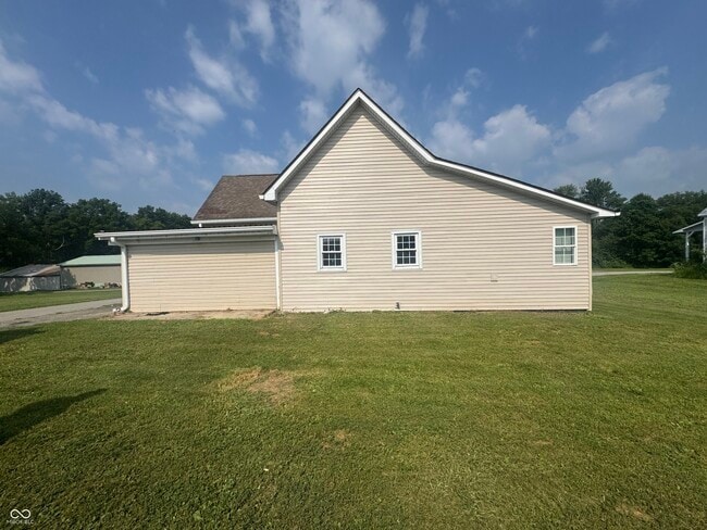 Building Photo - 308 S Range St