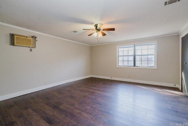 Foto del edificio - 12308 Loganberry Dr