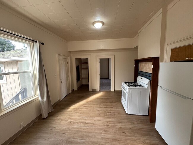 Foto del edificio - 724 B St