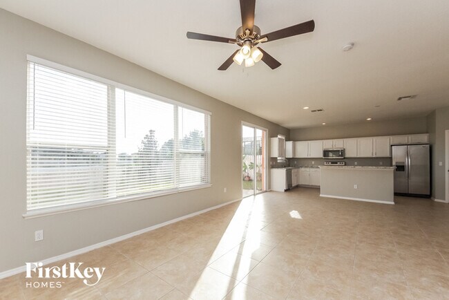 Building Photo - 2015 Meadow Pond Way