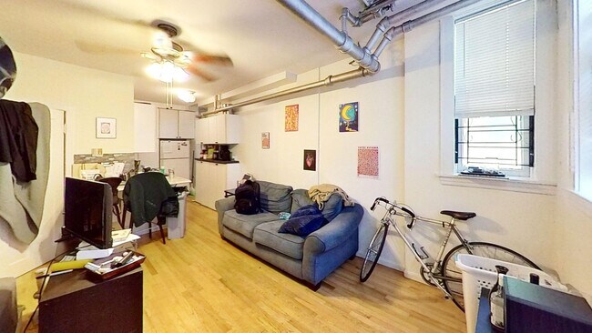 Foto del edificio - East Lakeview Garden Studio includes Heat