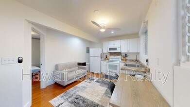 Building Photo - 4566 Sierra Dr