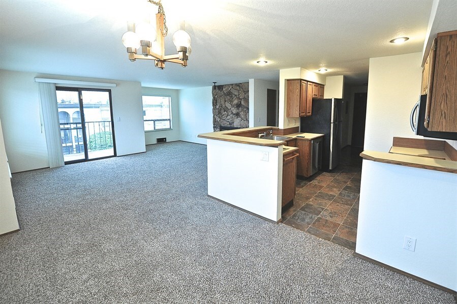 10601 Bagley Ave N, Seattle, WA 98133 Condo for Rent in Seattle, WA