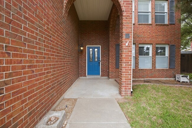 Building Photo - 37 Pinon Ct