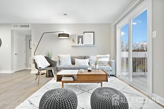 Foto del edificio - 1000 Pheasant Hollow Dr