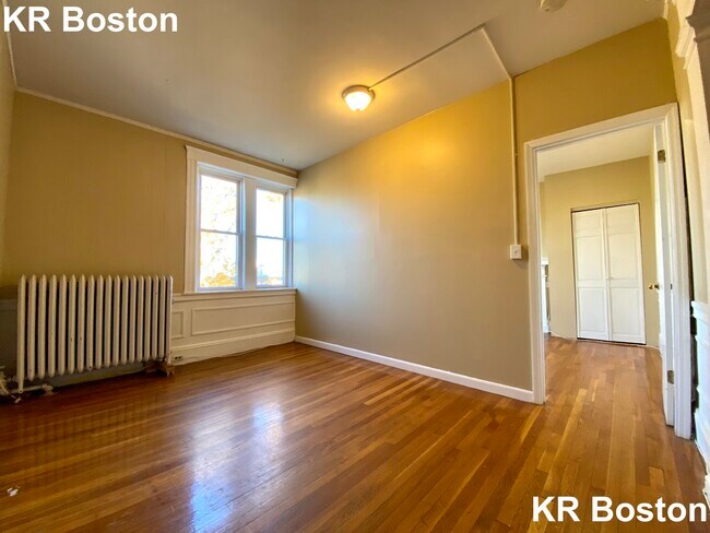 Building Photo - 75 Egmont St