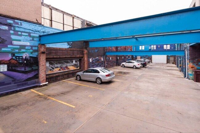 Foto del edificio - 350 East Ave