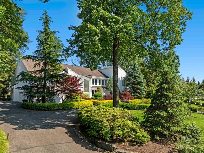 Building Photo - 172 Truman Dr