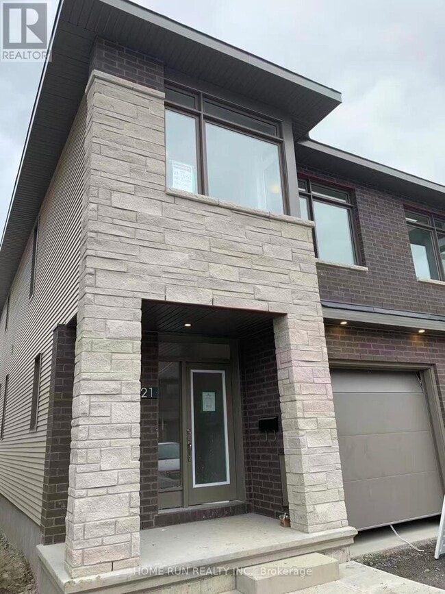 Building Photo - 1021 Eider St