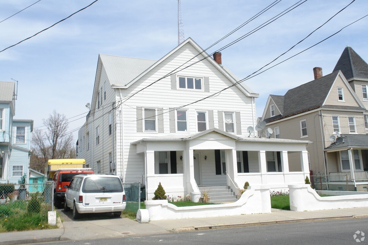 Foto del edificio - 173 Garfield Ave