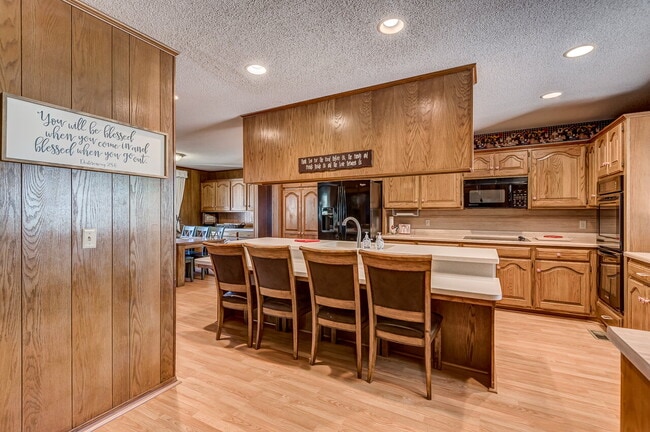 Building Photo - Beautiful country setting, but close to city limits.