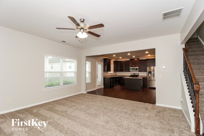 Foto del edificio - 207 Hill Crest Cir