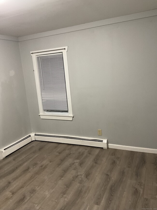 Building Photo - 41 Pleasant St