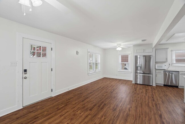 Foto del edificio - 205 Raymond St