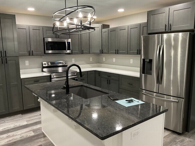 Building Photo - NOW PRE-LEASING TO QUALIFIED APPLICANTS! G...