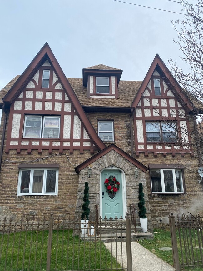 Building Photo - 45 Sherwood Ave