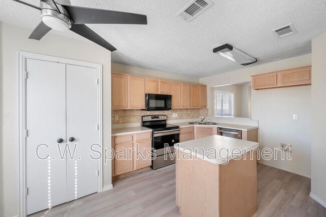 Building Photo - 4913 Mountain Ridge Ln