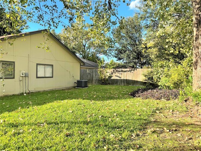 Building Photo - 8306 Big Creek Dr