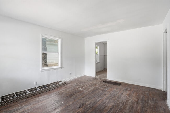 Building Photo - 7827 Rugby Ave